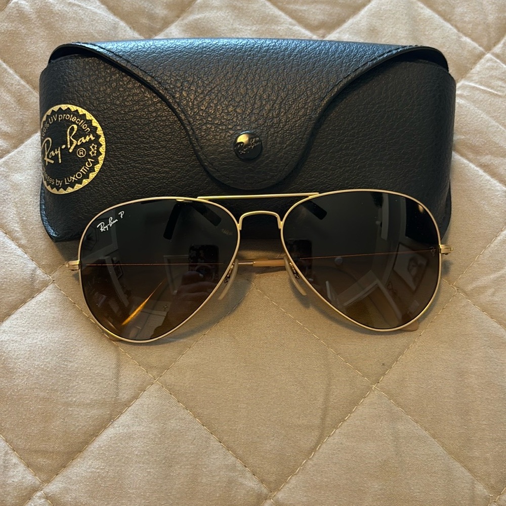 Ray-Ban RB3025 Aviator Gradient Polarized Sunglasses